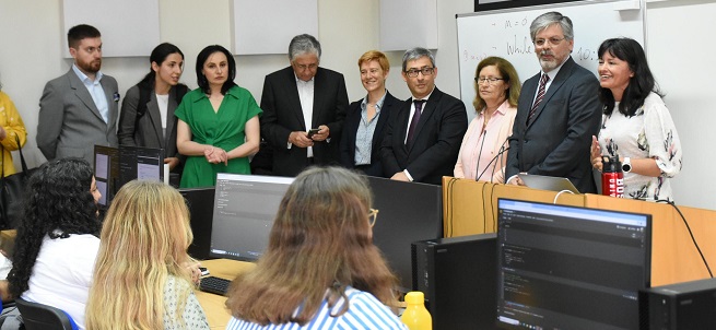 Imagem da notícia Secretário de Estado do Trabalho visita turma do Programa UPskill