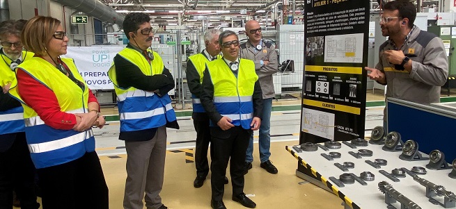 Imagem da notícia Secretário de Estado do Trabalho e Conselho Diretivo do IEFP visitam Renault Cacia