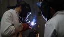 Trabalhadores da empresa Eberspächer Exhaust Technology Portugal, de Tondela, recebem formação de Soldadura no Serviço de Formação do Centro de Emprego e Formação Profissional de Viseu.